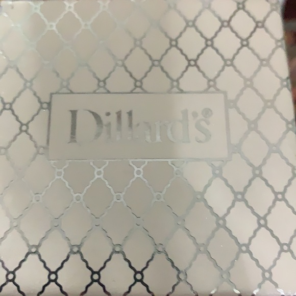 Host pick 🥰 NWT beautiful classy ring size 6 by Dillard’s - Picture 4 of 4